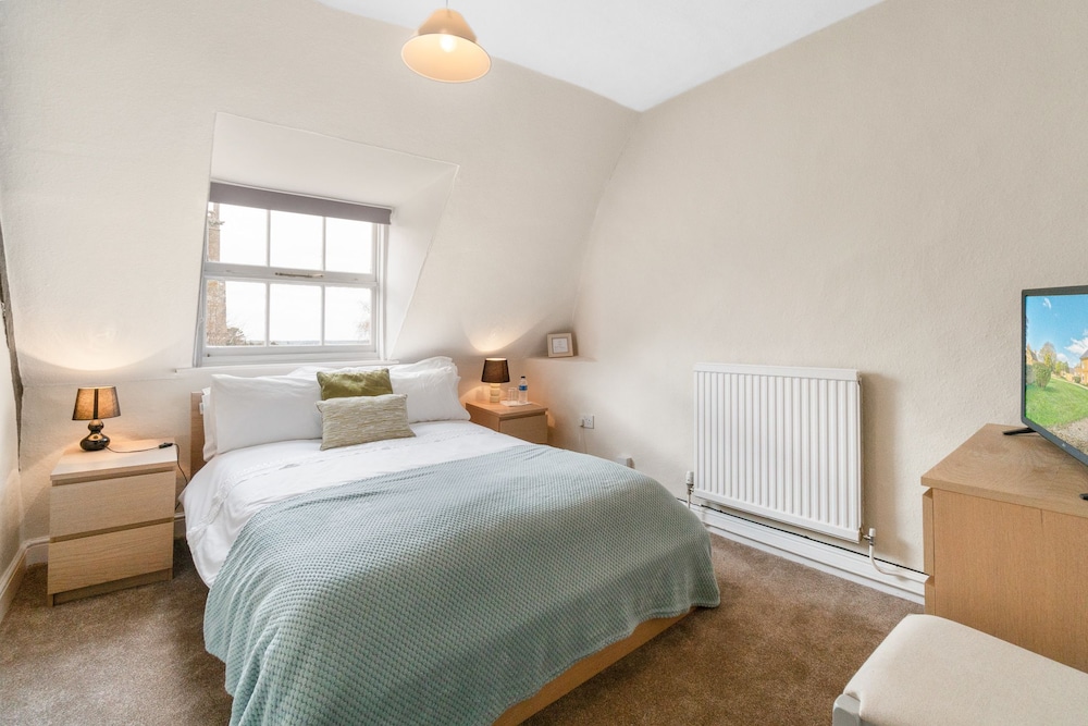 Ecton House 9/42
