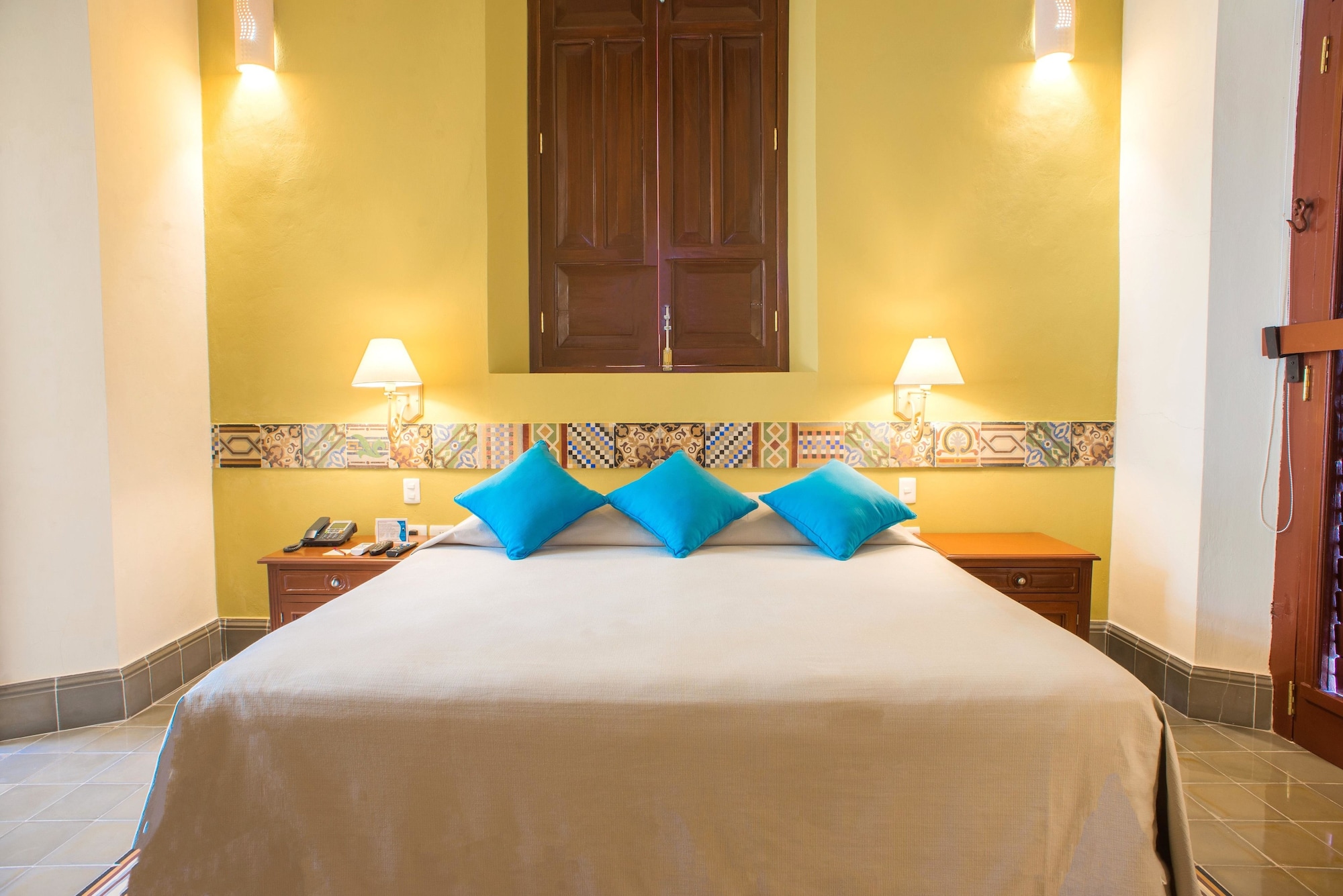DELUXE, VILLA, KING BED, POOL SIDE, POOL ACCESS