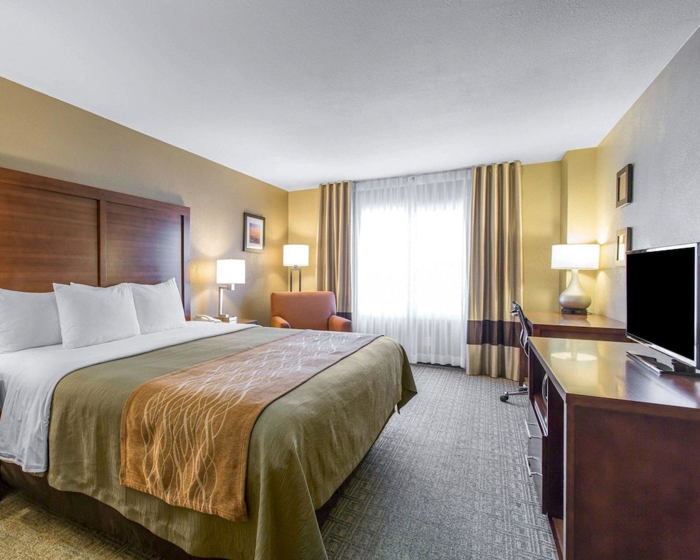 Comfort Inn & Suites Ventura Beach 2/17