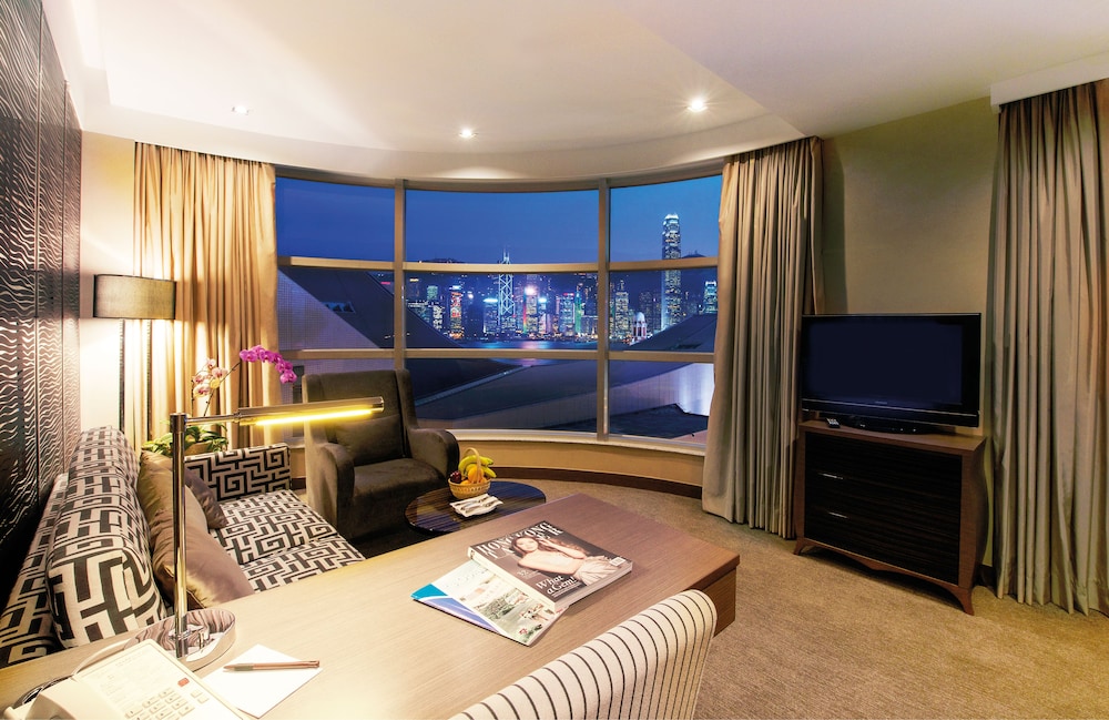 The Salisbury YMCA of Hong Kong 29/33