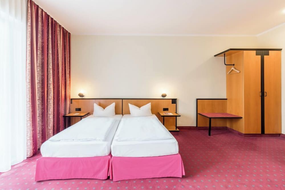 Azimut Hotel Dresden 20/66