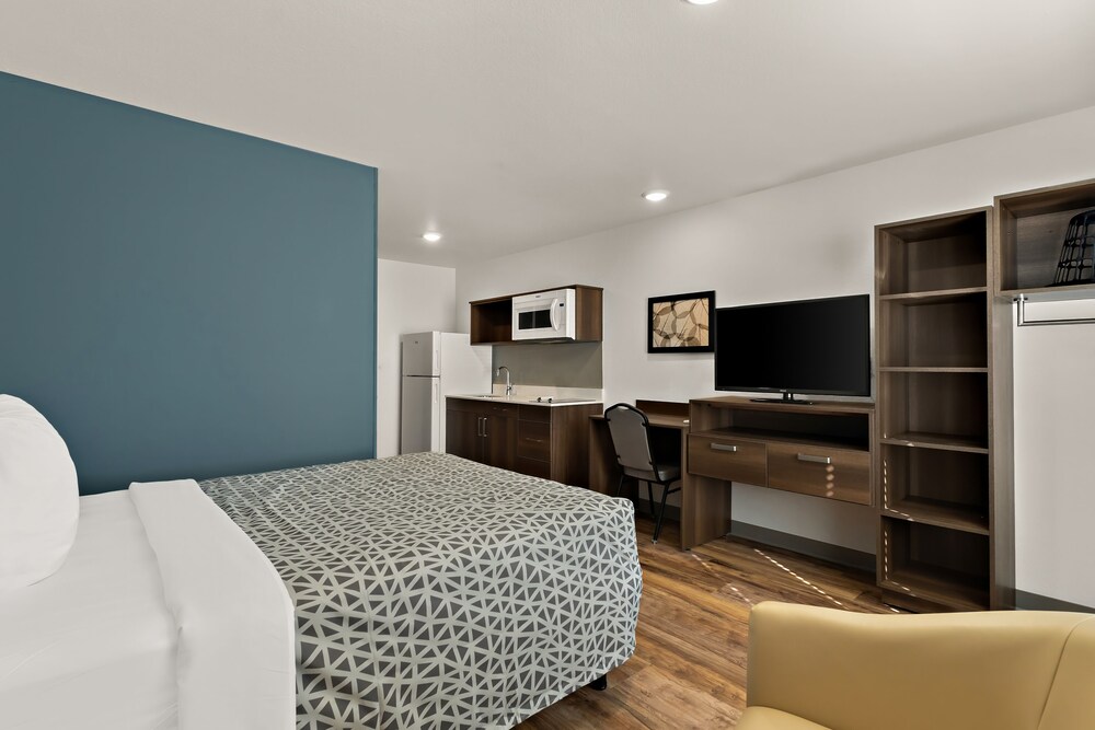 WoodSpring Suites Fort Collins 13/29