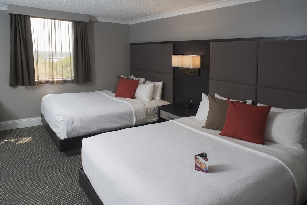 Crowne Plaza Fredericton Lord Beaverbrook 32/74