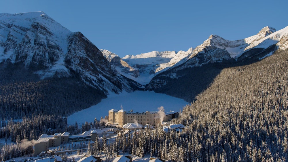 Fairmont Chateau Lake Louise 70/73