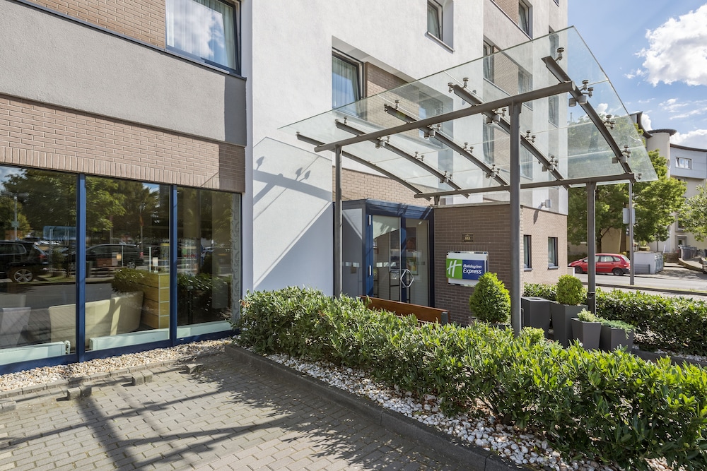 HOLIDAY INN EXPRESS COLOGNE MUELHEIM photo1