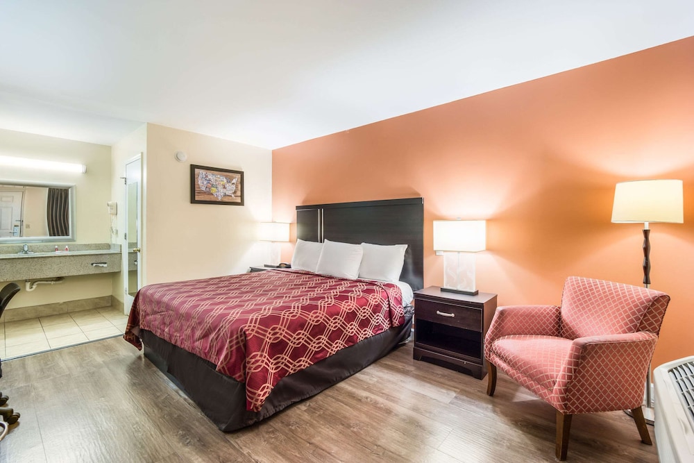 Econo Lodge Santee SC 16/28