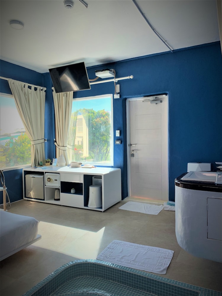 Southborder Design Hotel 6/69