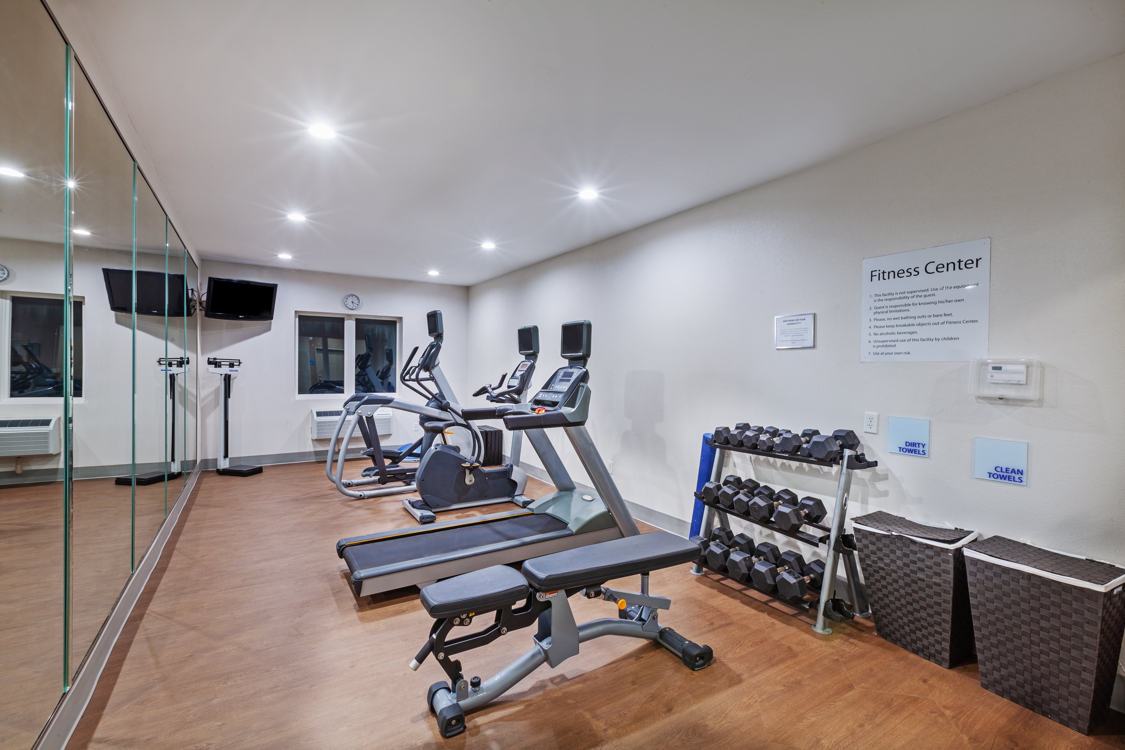 Holiday Inn Express Suites Port Lavaca 36/53