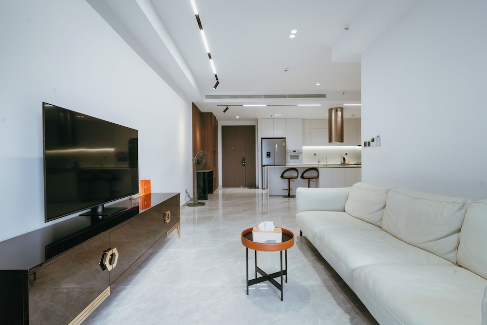 Midtown Premium Apartments 24/40
