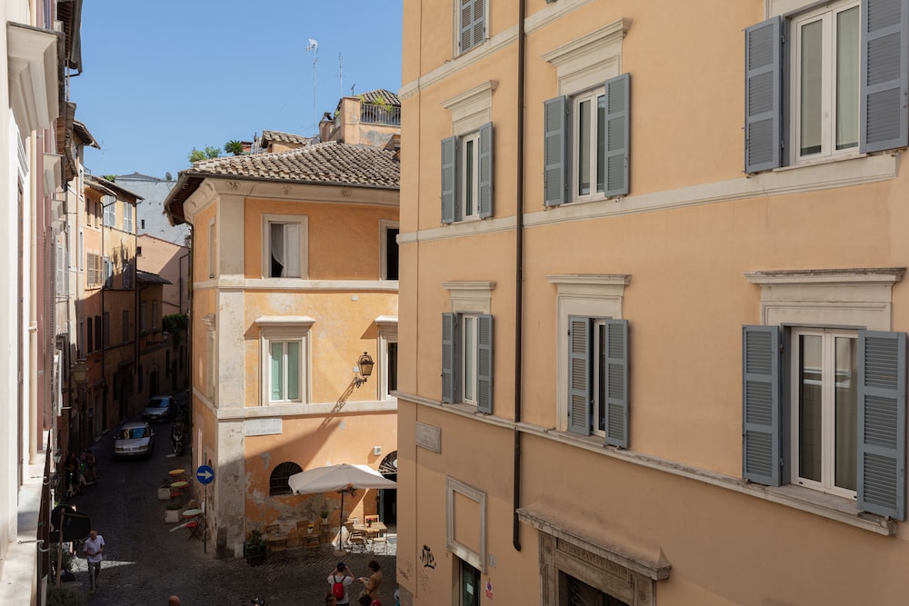 Piazza Navona White 39/50