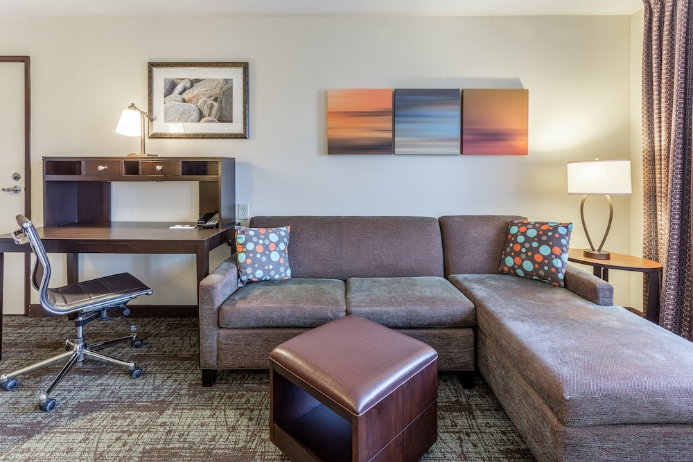 Staybridge Suites Davenport 37/64