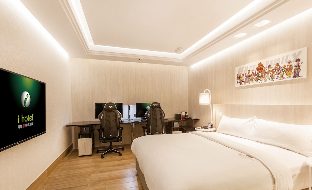 ROOM, TWIN BEDS