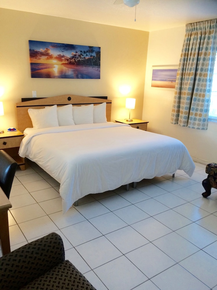 Great Escape Inn 18/75