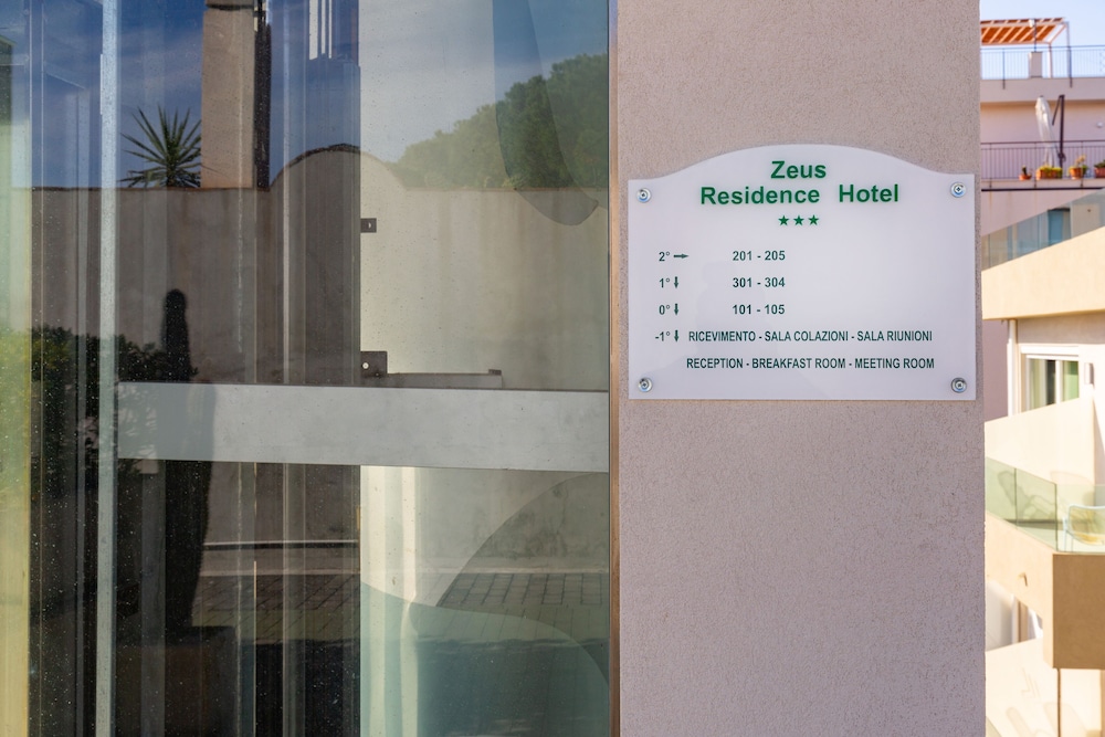 Zeus Residence Hotel 4/50