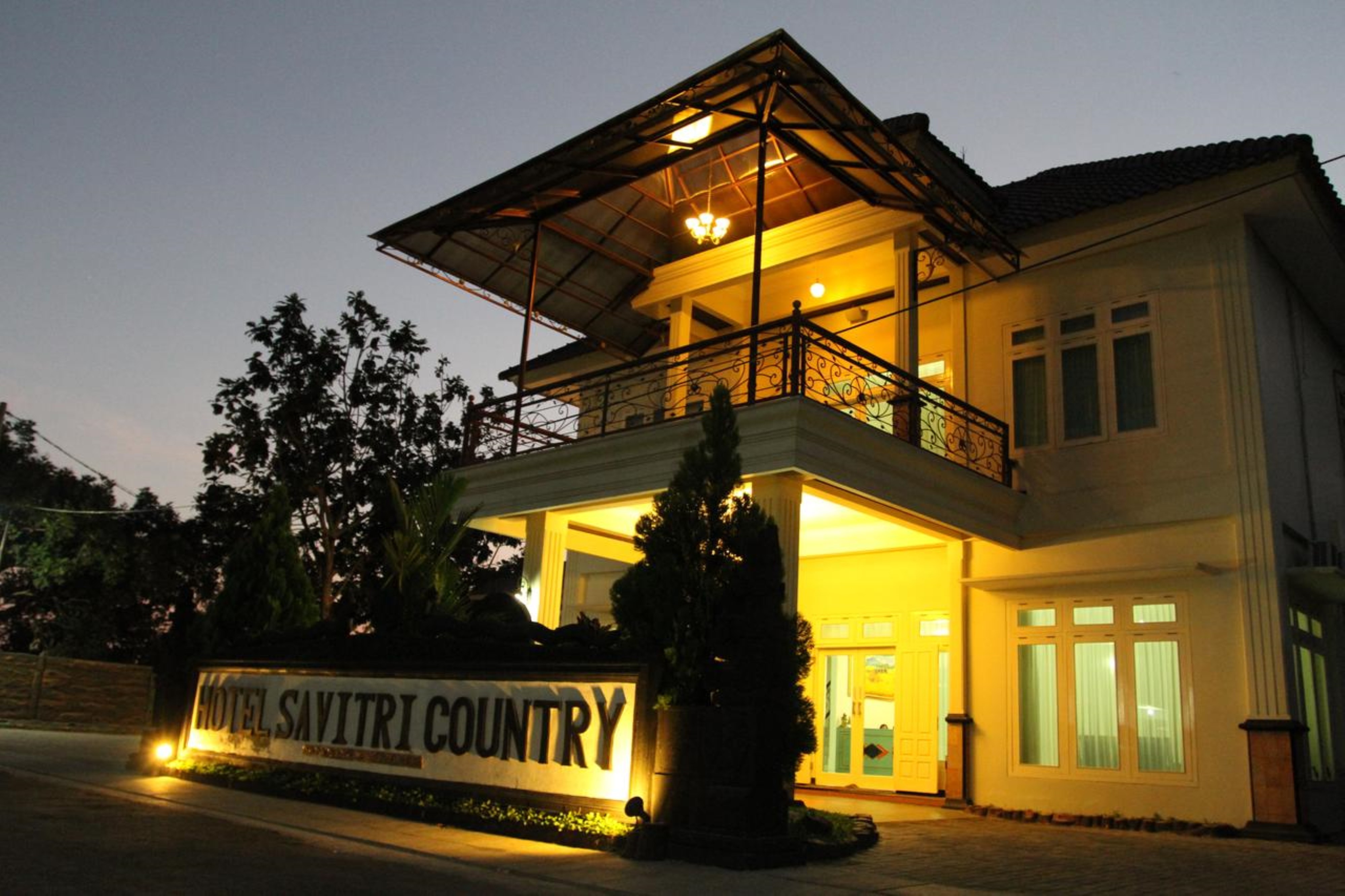 Hotel Savitri Country by ZUZU 1/38