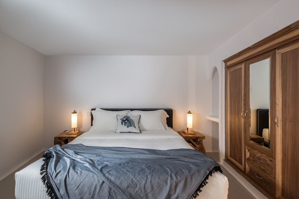 Nefeles Luxury Suites 10/49