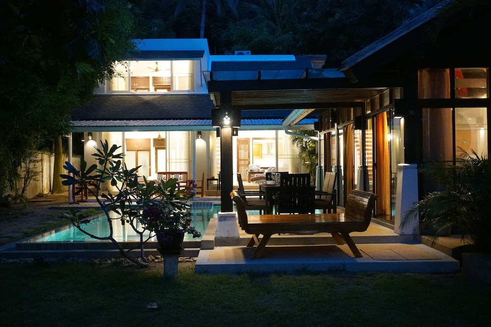 Emerald Sands Beach Villa 25/30