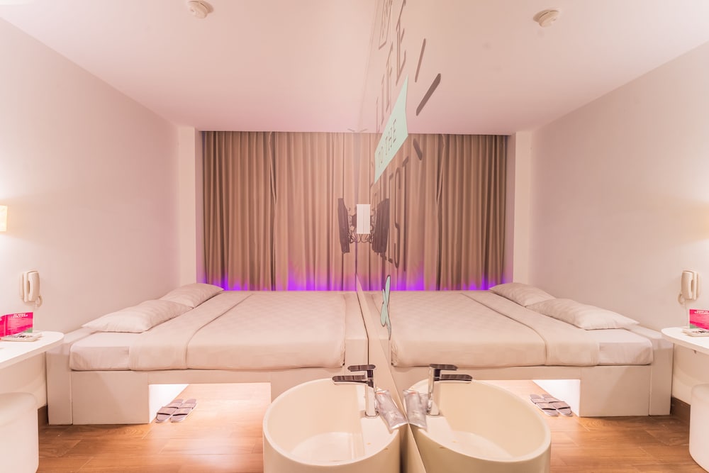 J.ICON HIP HOTEL 14/53