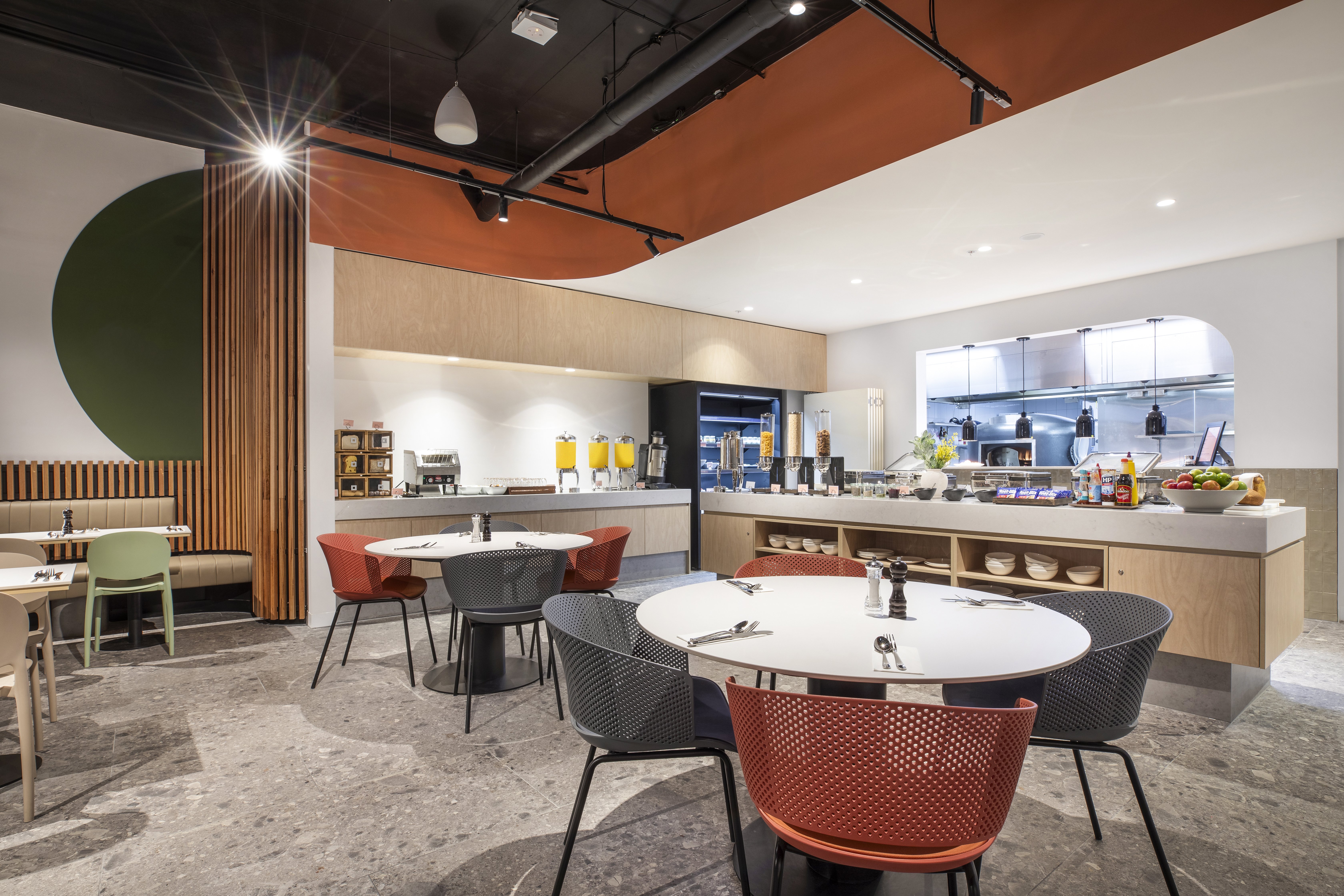 Holiday Inn Dandenong an IHG Hotel 30/50