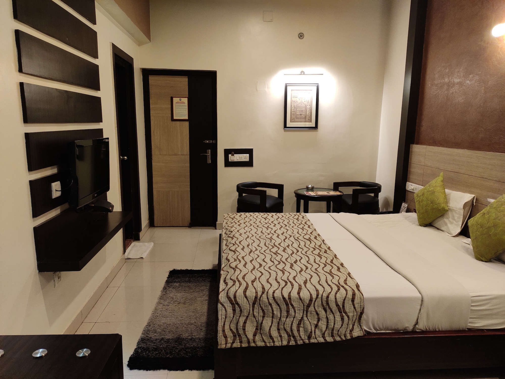 EXECUTIVE, DOUBLE BED