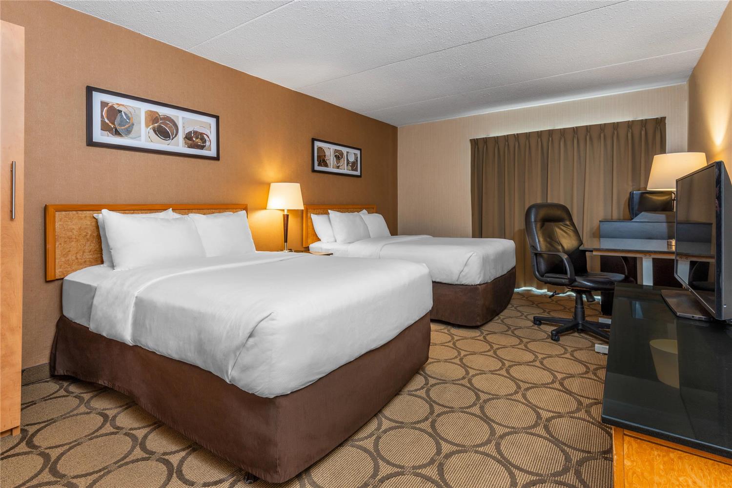 UPGRADE, 2 DOUBLE BEDS
