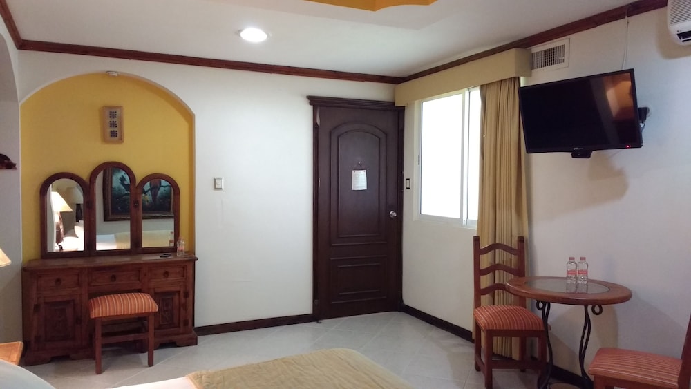 Hotel Suites Flamboyanes by Kavia 8/62