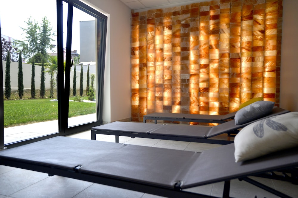 Hotel Victor Hugo Spa 50/76