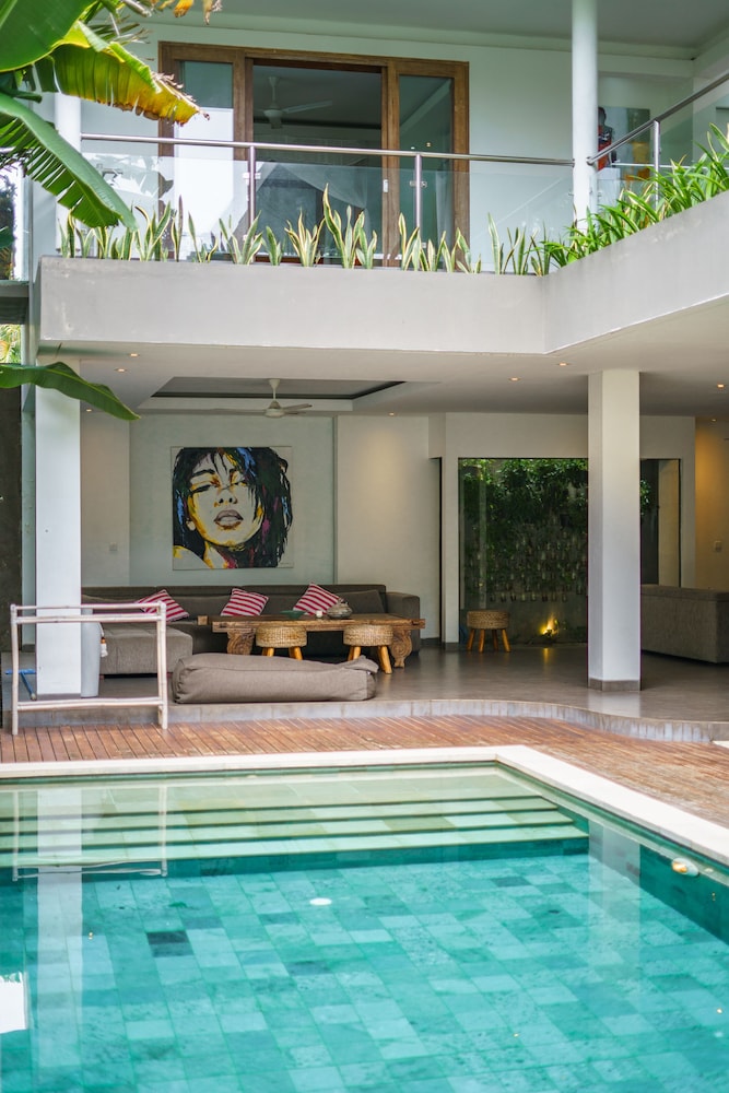 Villa Paloma 2/50