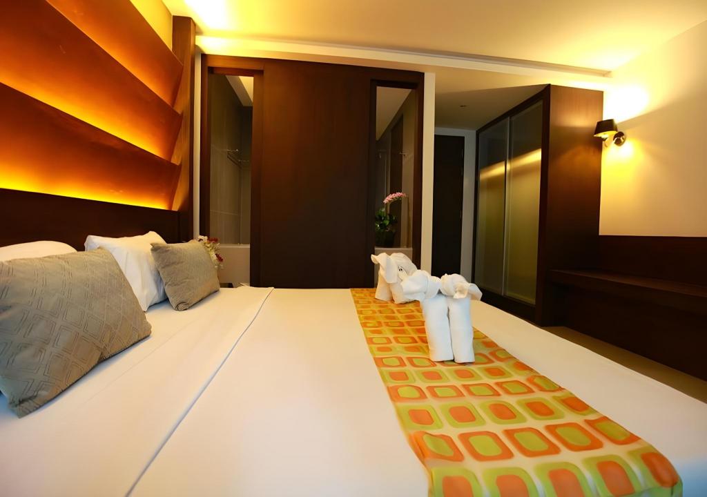 The Bangkok Major Suite 33/50