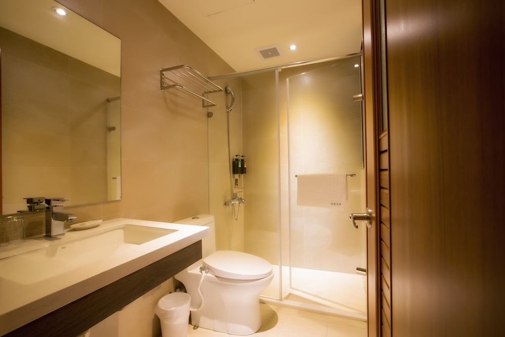 Fangliao Hotel 15/65