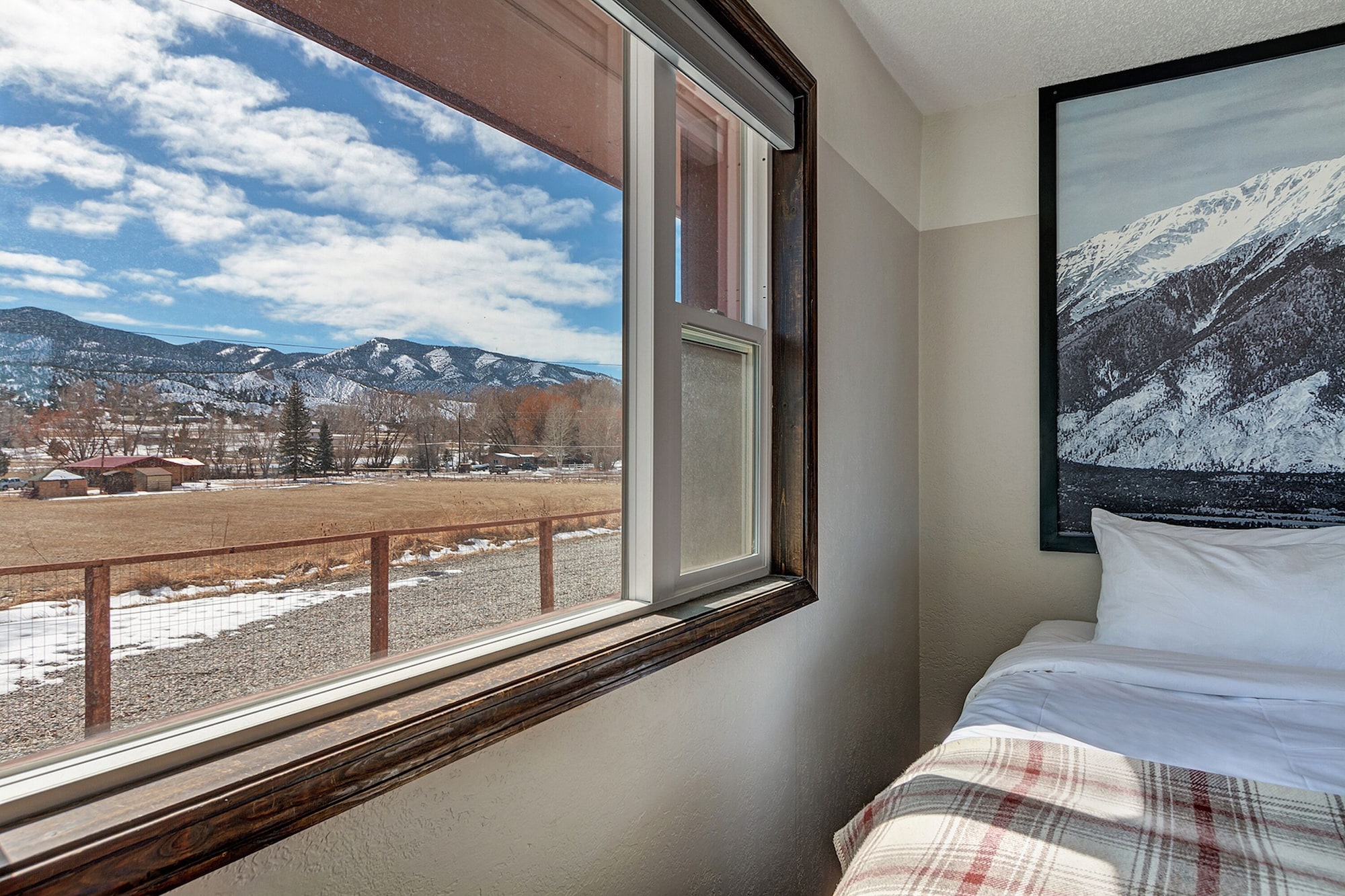 Meadow, King Bed, Sofa