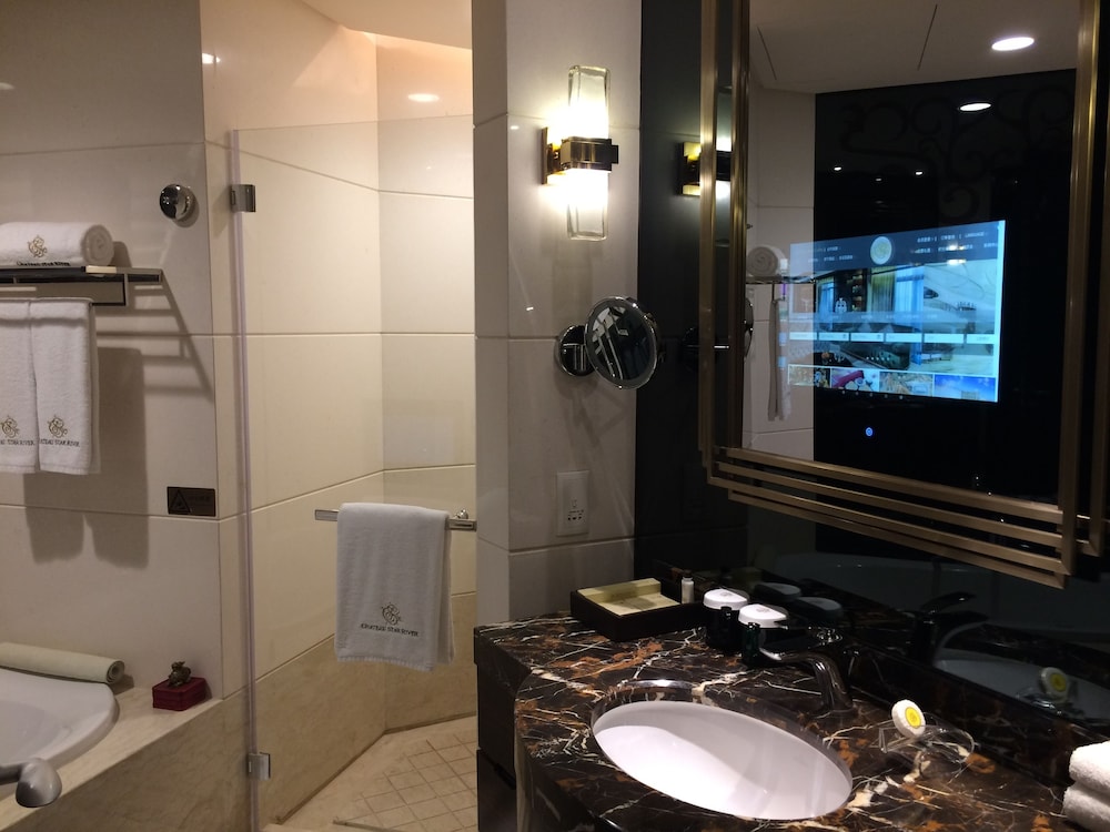 Chateau Star River Guangzhou Hotel 20/74