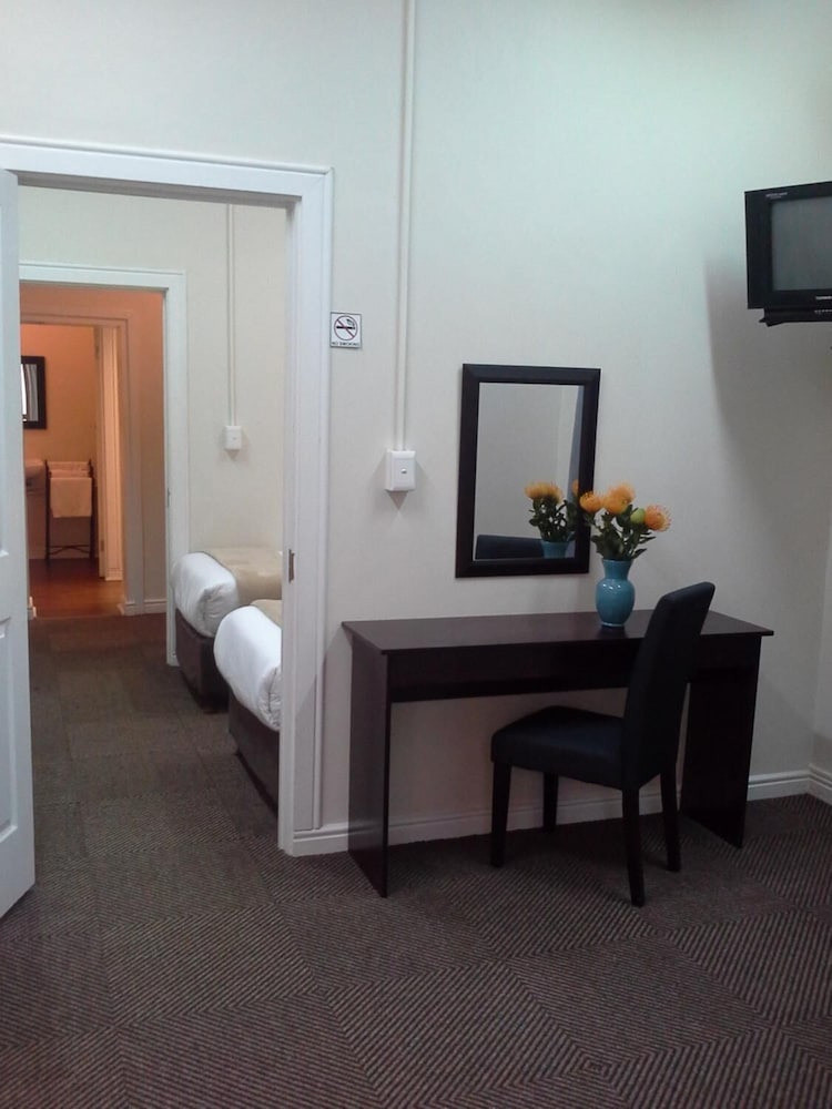 Royal Hotel Knysna 16/22