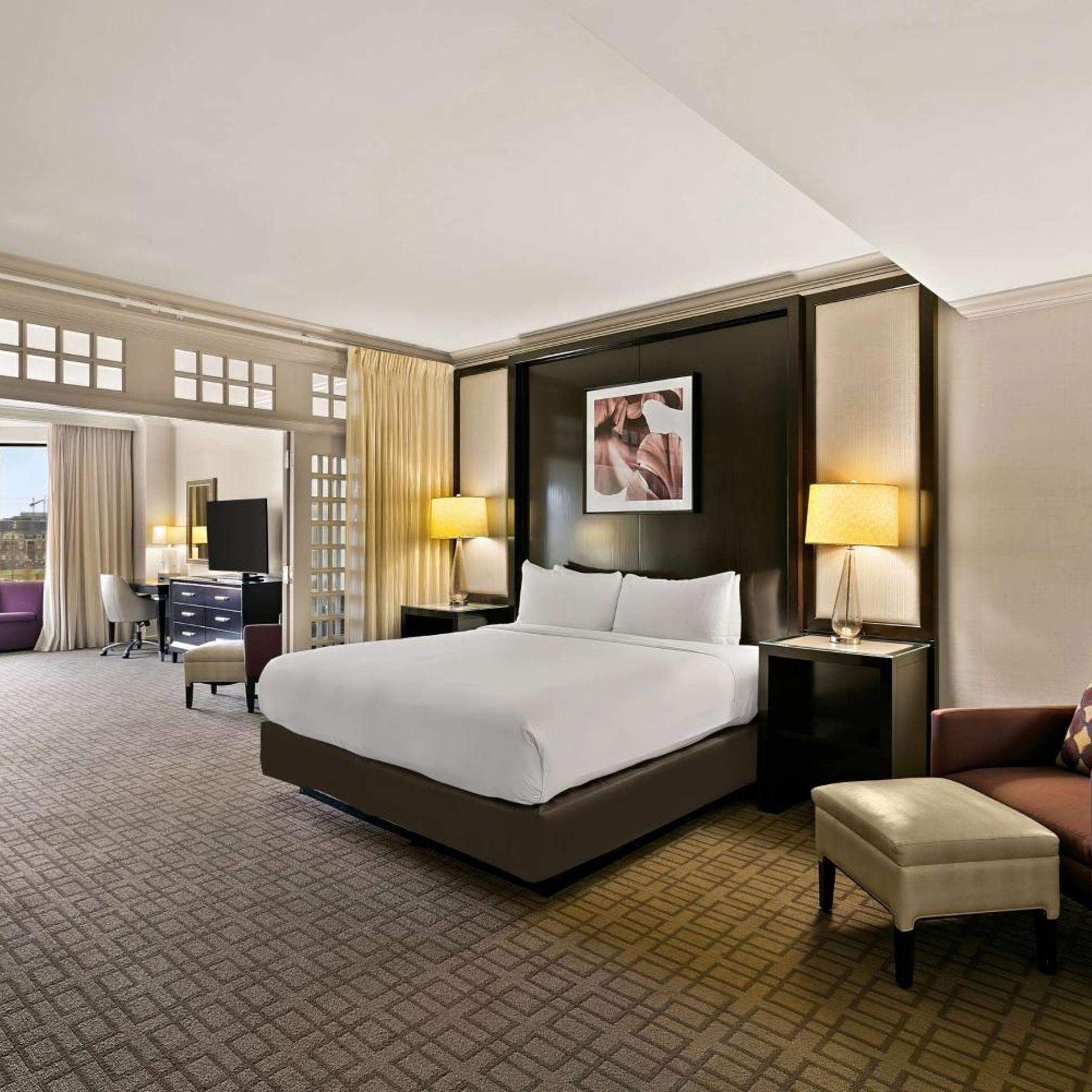 1 Bedroom, Ambassador, Suite, King Bed, Harbour View