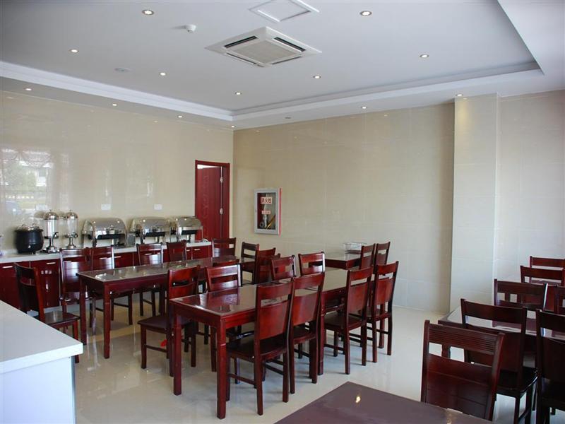 GreenTree Inn Yangzhou Jiangdu Development Zone Daqiao Town Express Hotel 18/19