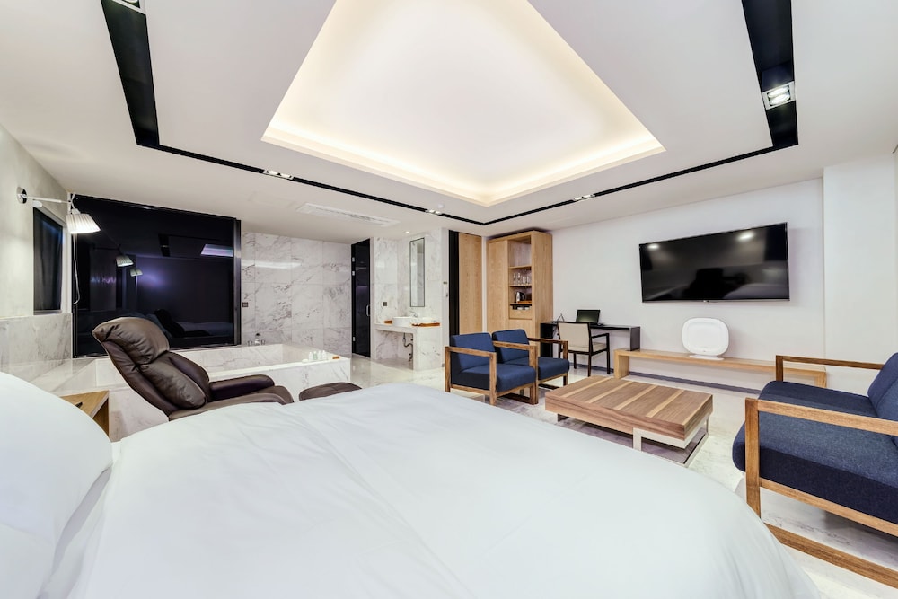Capace Hotel 13/73