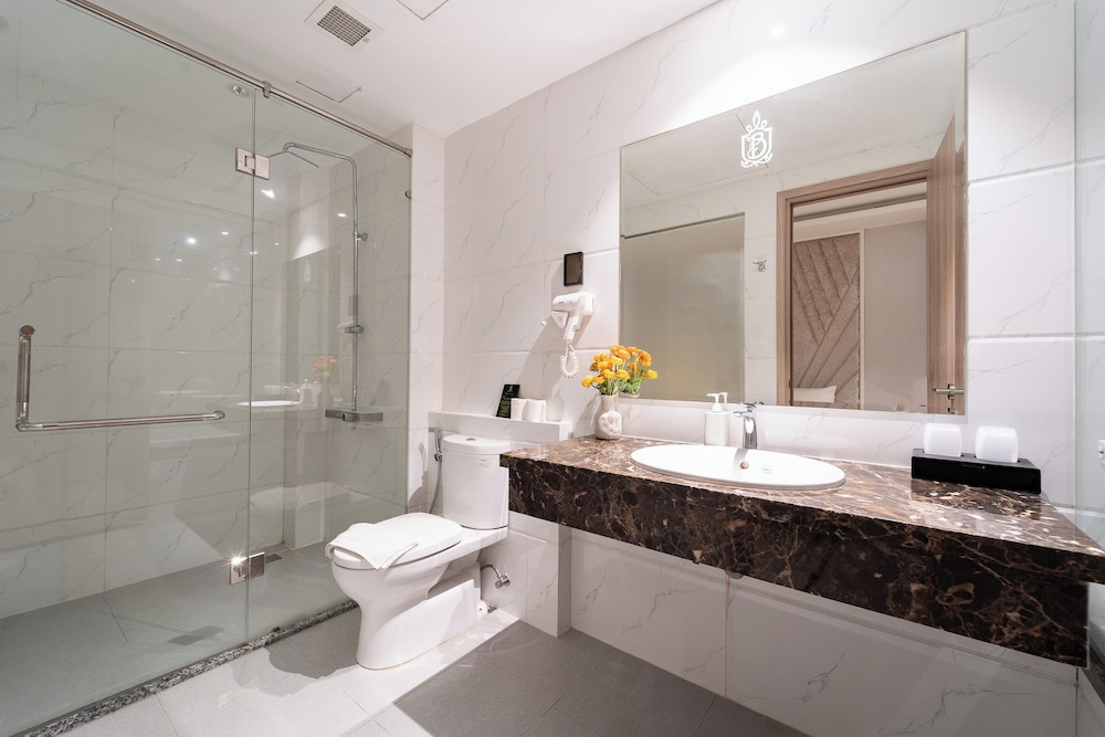 Nicecy Hotel Suites Spa 63/65