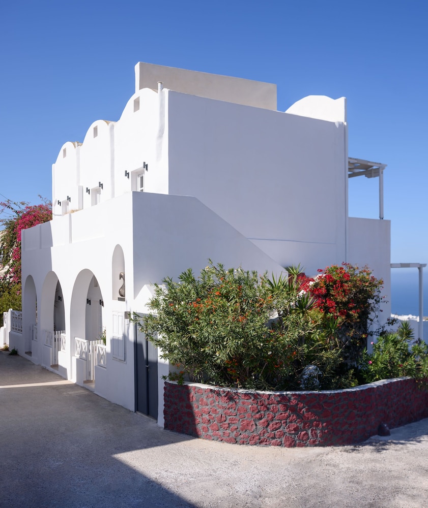 Muses Cycladic Suites 66/80
