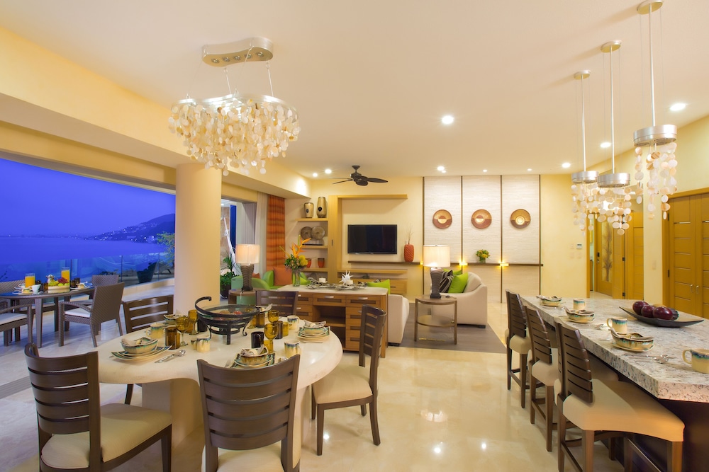 Garza Blanca Residences 59/74