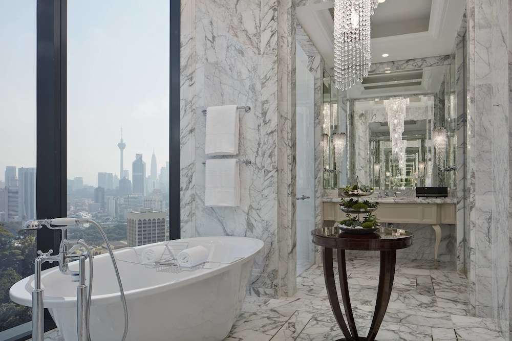 THE ST. REGIS KUALA LUMPUR 18/72