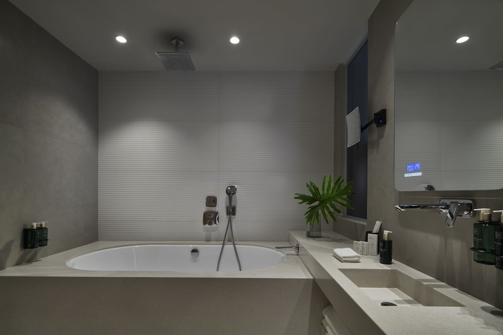 AMIRA Luxury Resort and Spa - Adults Only 48/50