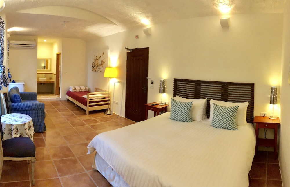 Spoondrift Hostal 12/49