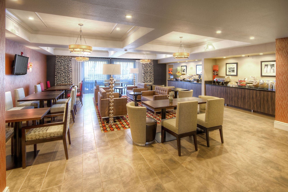Hampton Inn Fremont 30/36