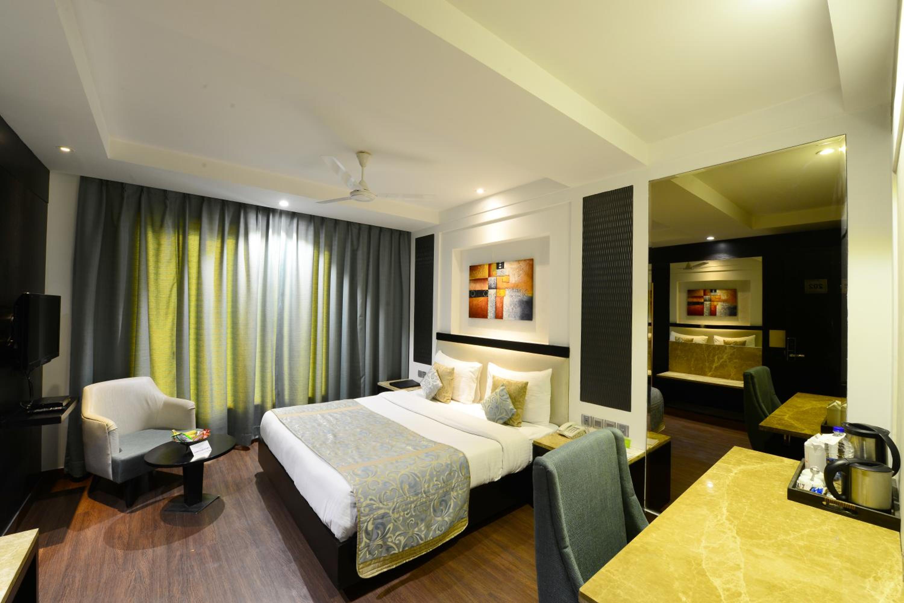 Chanchal Deluxe 22/58