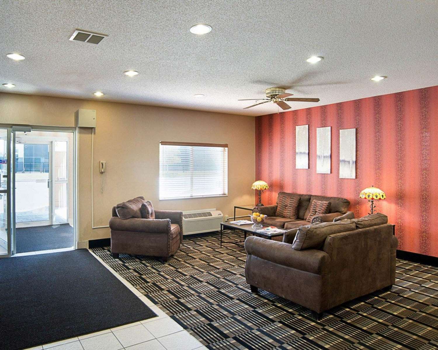 Quality Inn Brooklyn Center 15/22