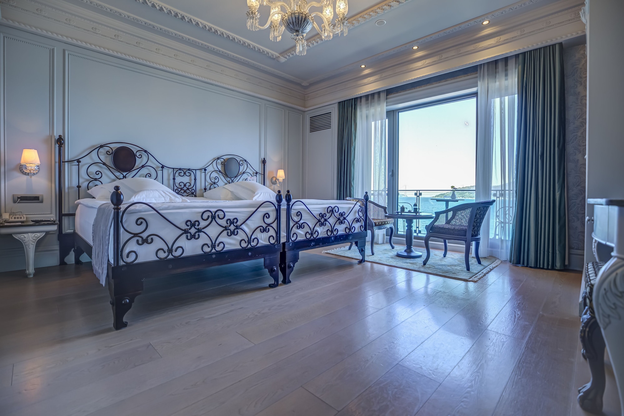 EXECUTIVE, SEA VIEW
