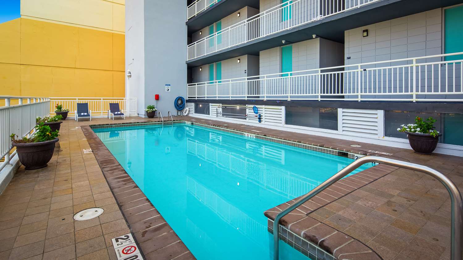 SureStay Studio by Best Western Virginia Beach Oceanfront 6/6