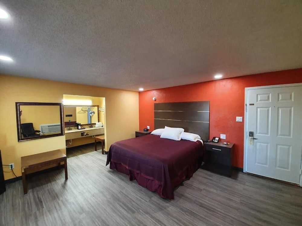 Chaparral Motel 14/57