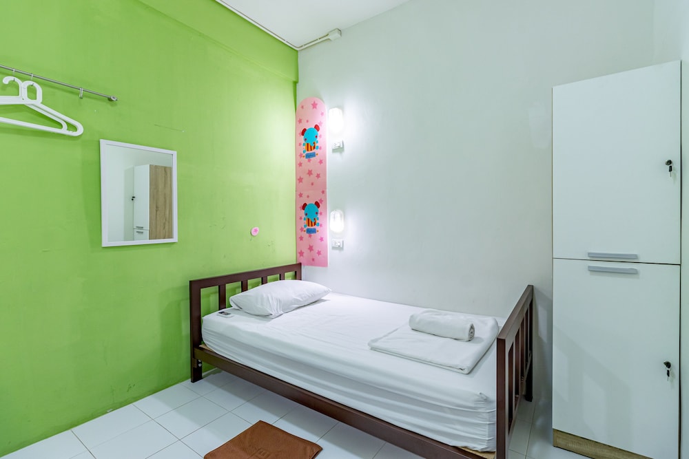 Sleep Dee Hostel 16/74