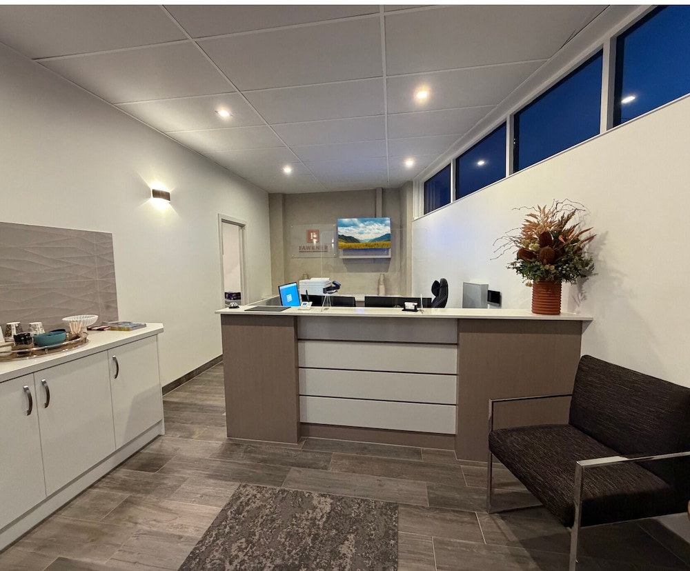 Fawkner Suites Serviced Apartments 10/64